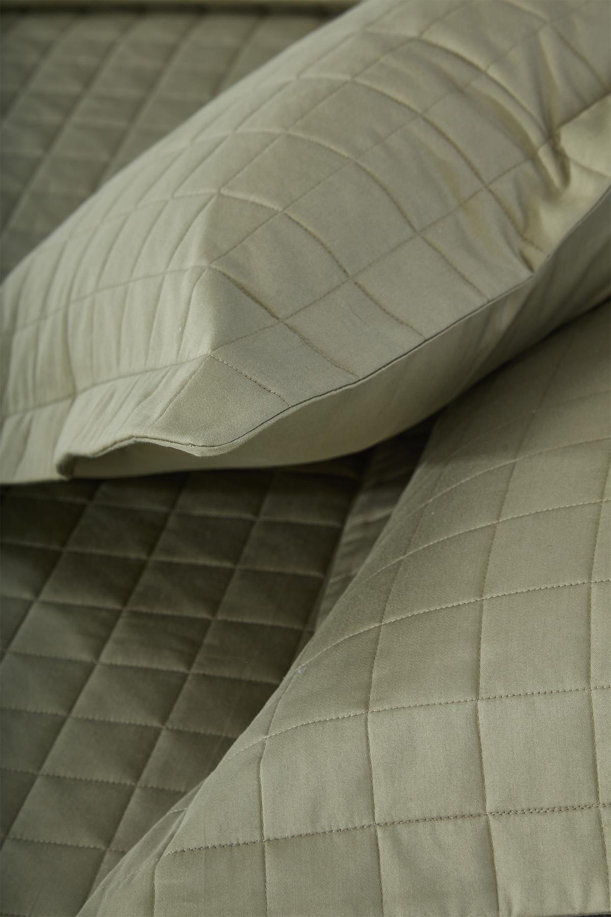 Colcha doble capitoné verde con cojines, juego de ropa de cama moderno