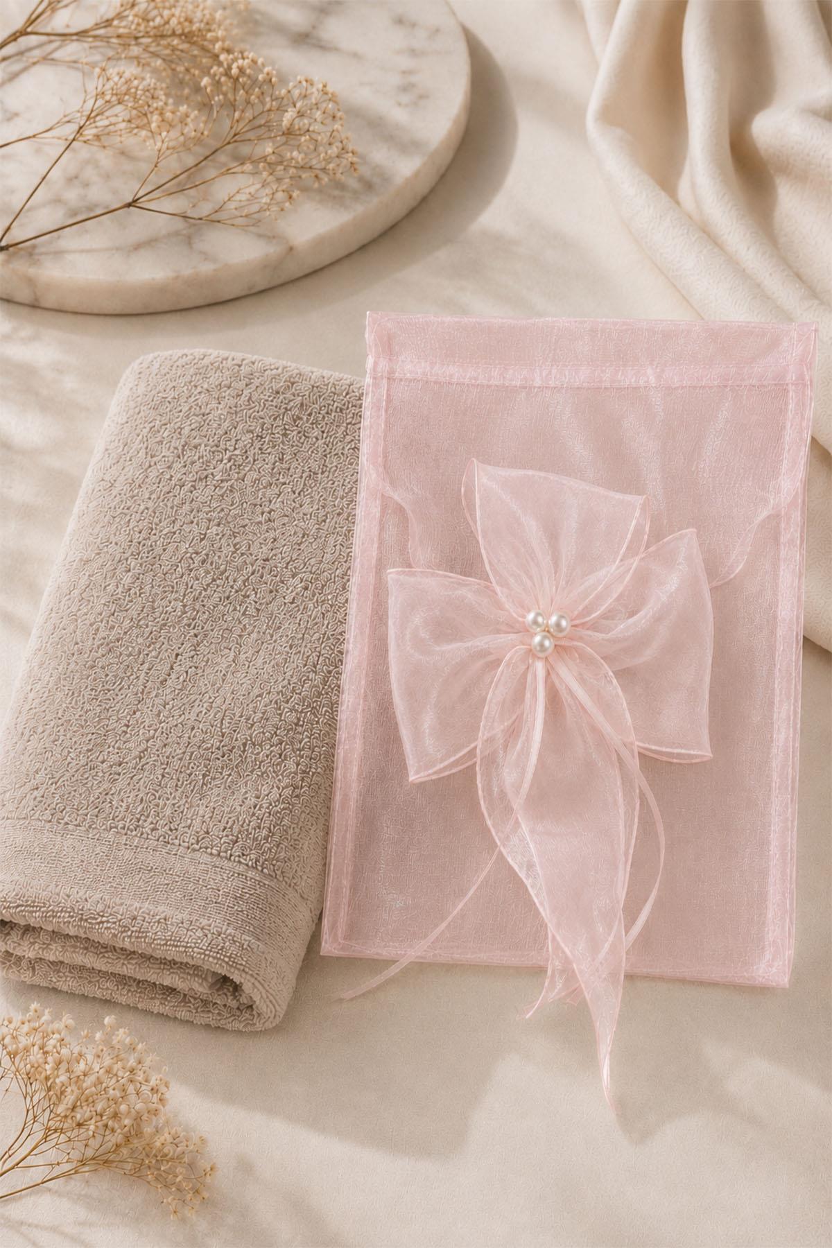 Bolsa de regalo con detalles de flor de perlas