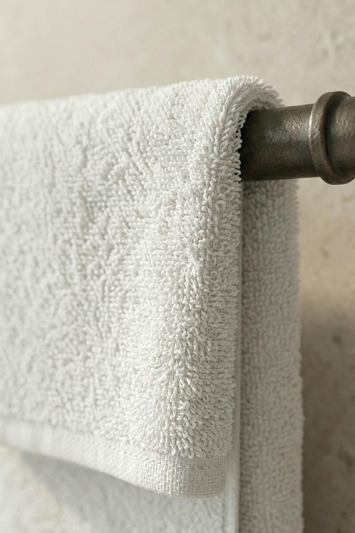 650 GSM Cotton Face Towel (50 x 90 cm)