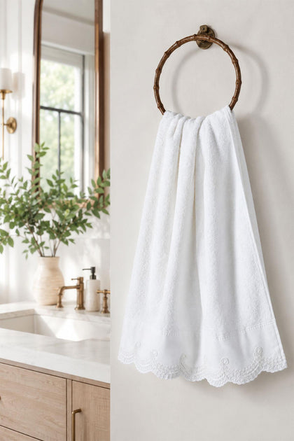 Ramos Embroidered Bath Towel (90 x 150 cm)