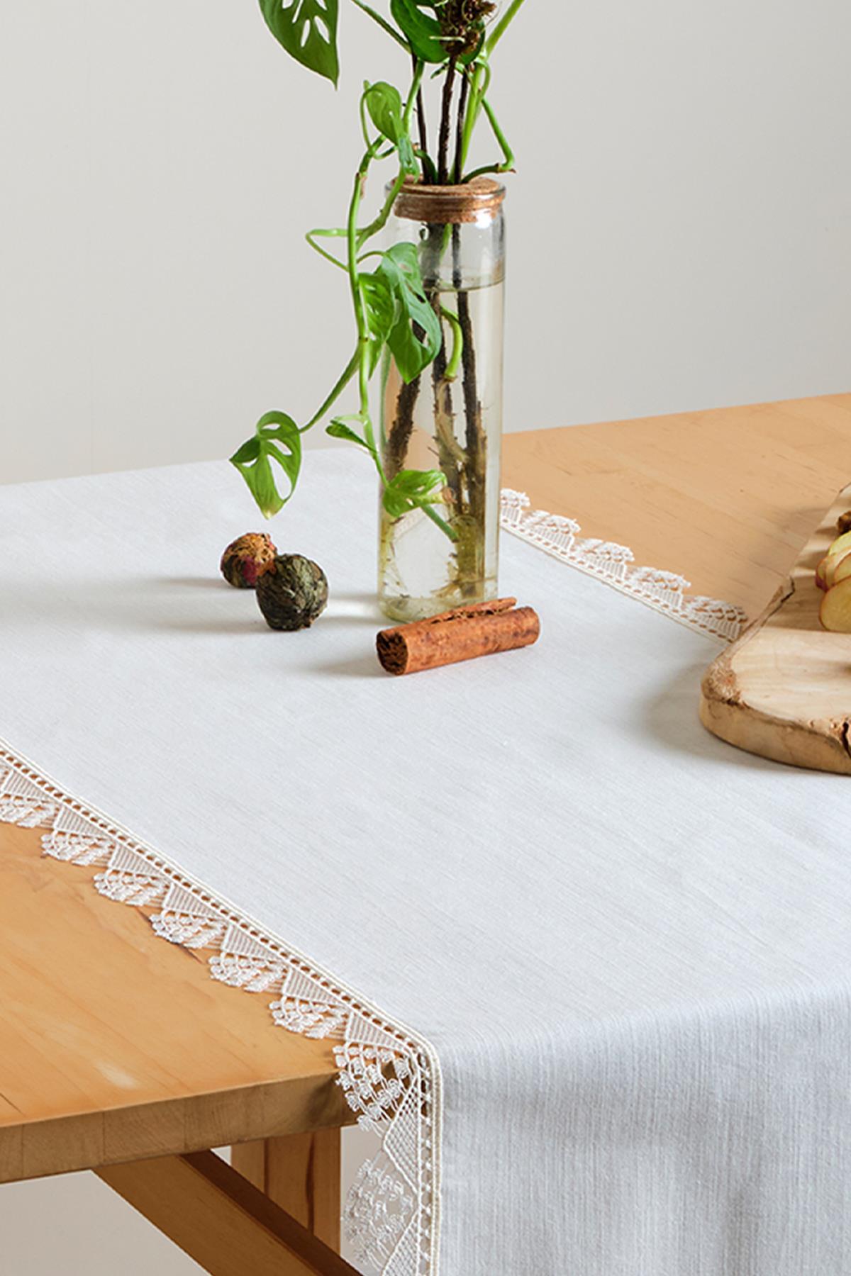 Camino de mesa blanco con encaje, decoración de mesa elegante sobre mesa de madera, mantel de 40x140 cm