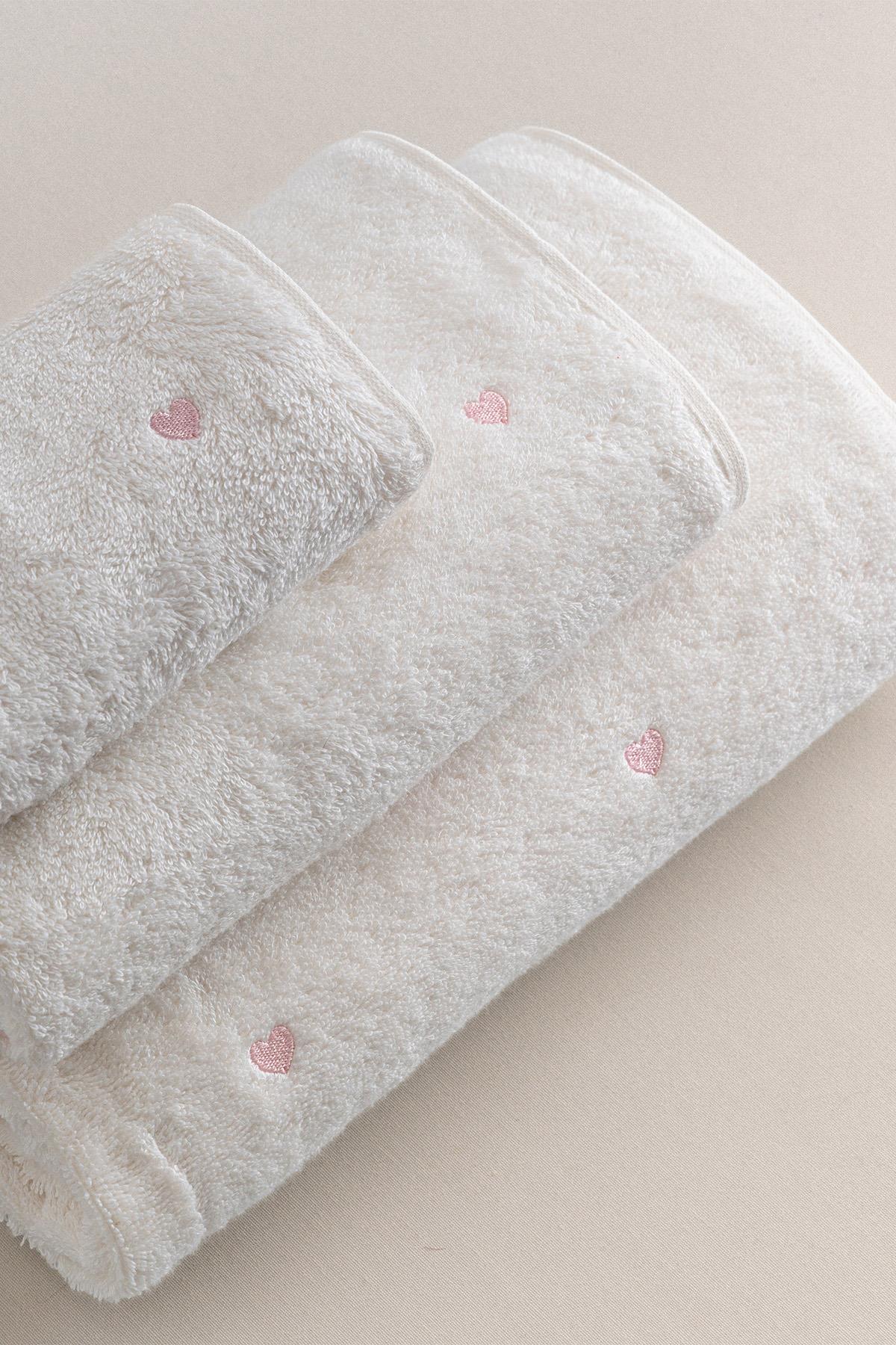 Juego de toallas blancas con corazones rosas, accesorio de baño cómodo de textura suave
