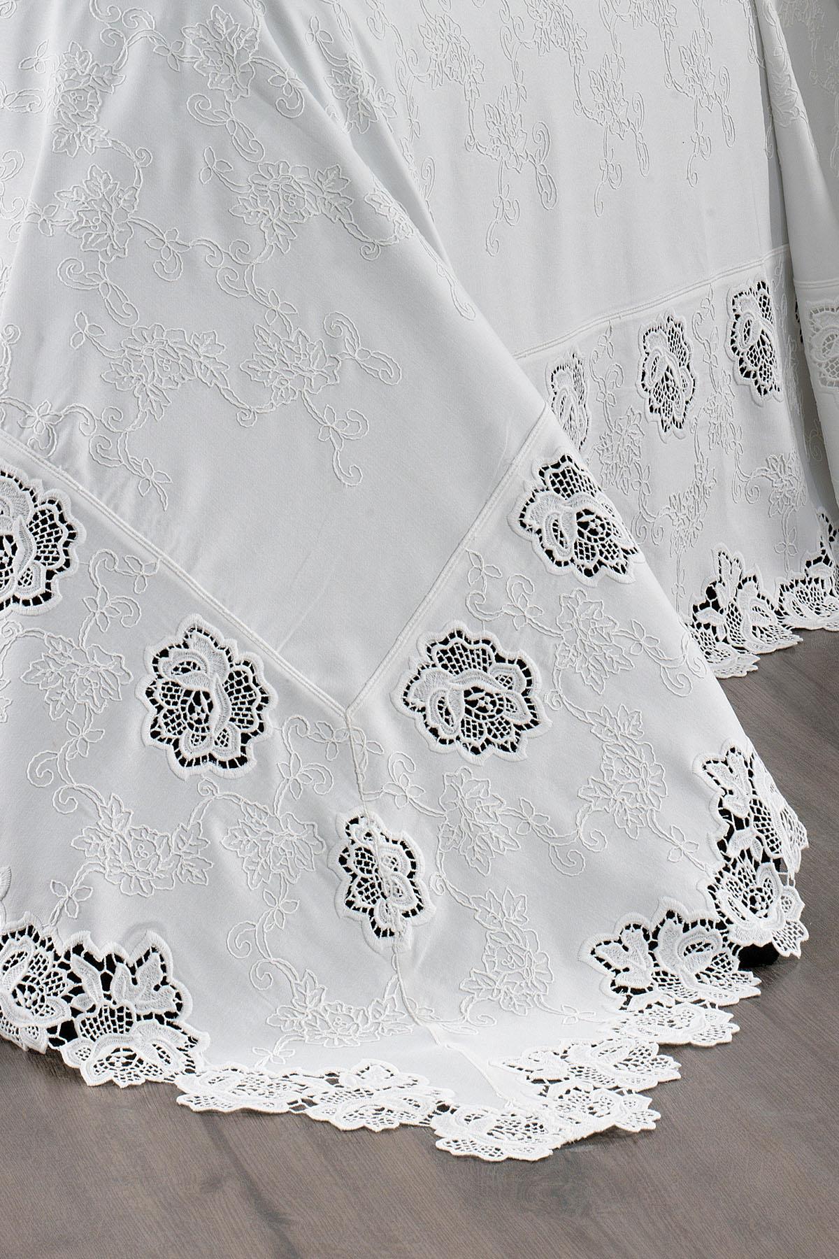 Juego de Sábanas y Colcha Astena de 7 Piezas para Cama Matrimonial con Bordado Floral