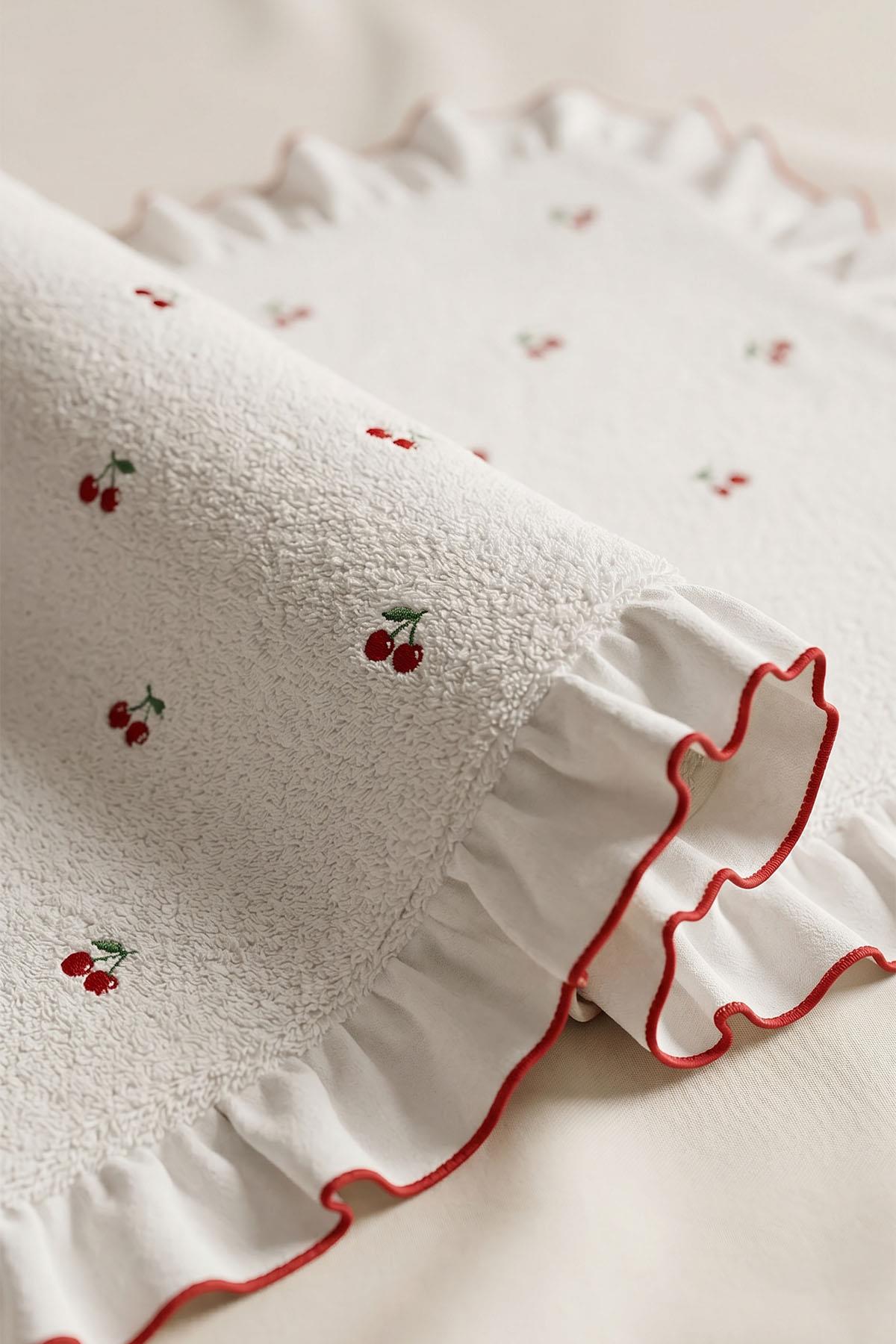 Juego de 2 alfombrillas con bordado de cerezas Cherry (60 x 100 cm)