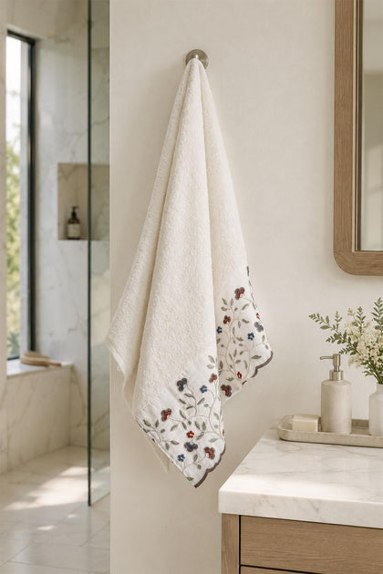 Livano Colorful Flower Embroidered Hand Towel (30 x 50 cm)