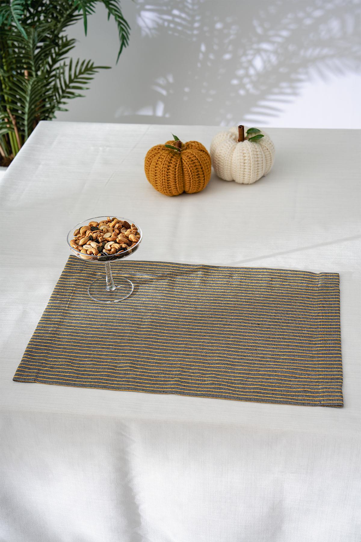 Loris Stain-Resistant Worry-Free 4-Piece Placemat Set (35 x 50 cm)