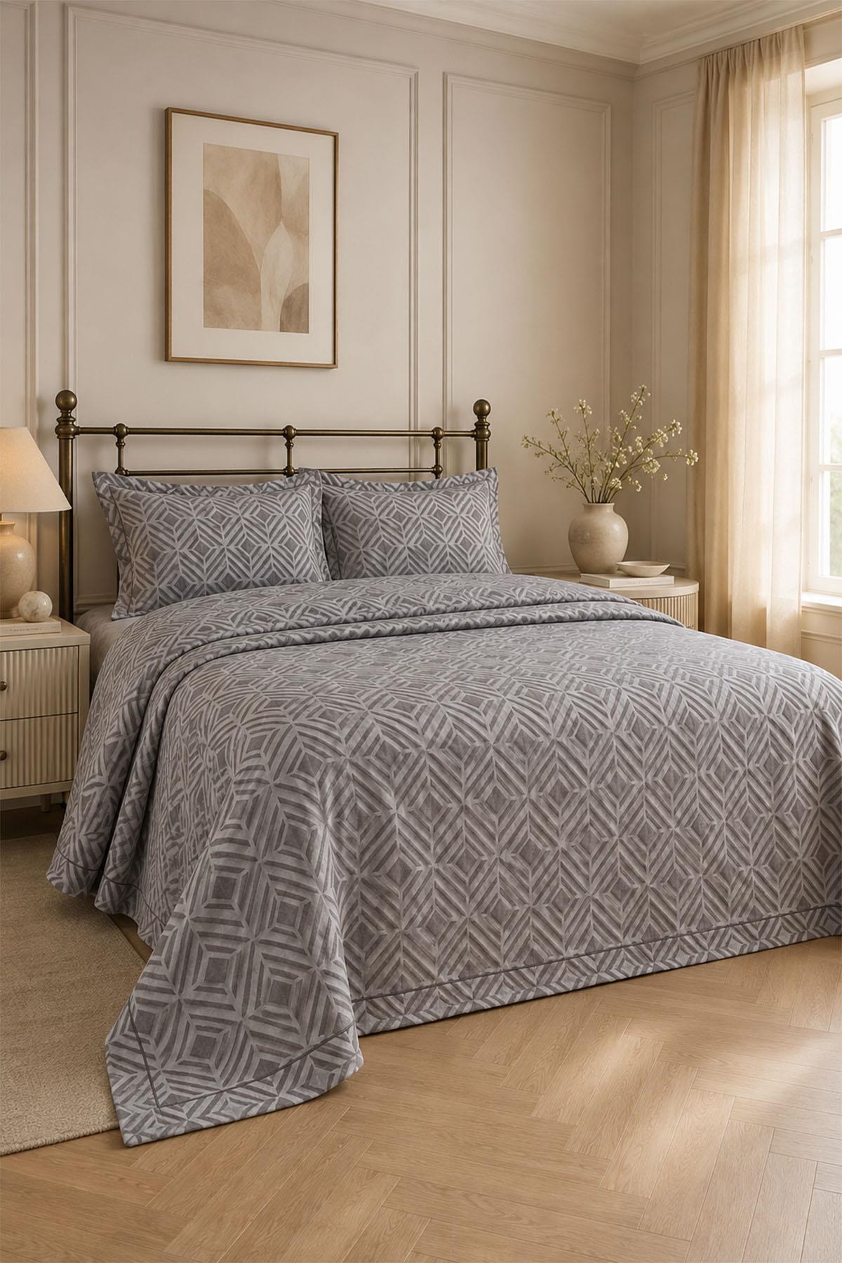 Cubrecolchón matrimonial de jacquard con diseño geométrico Malta