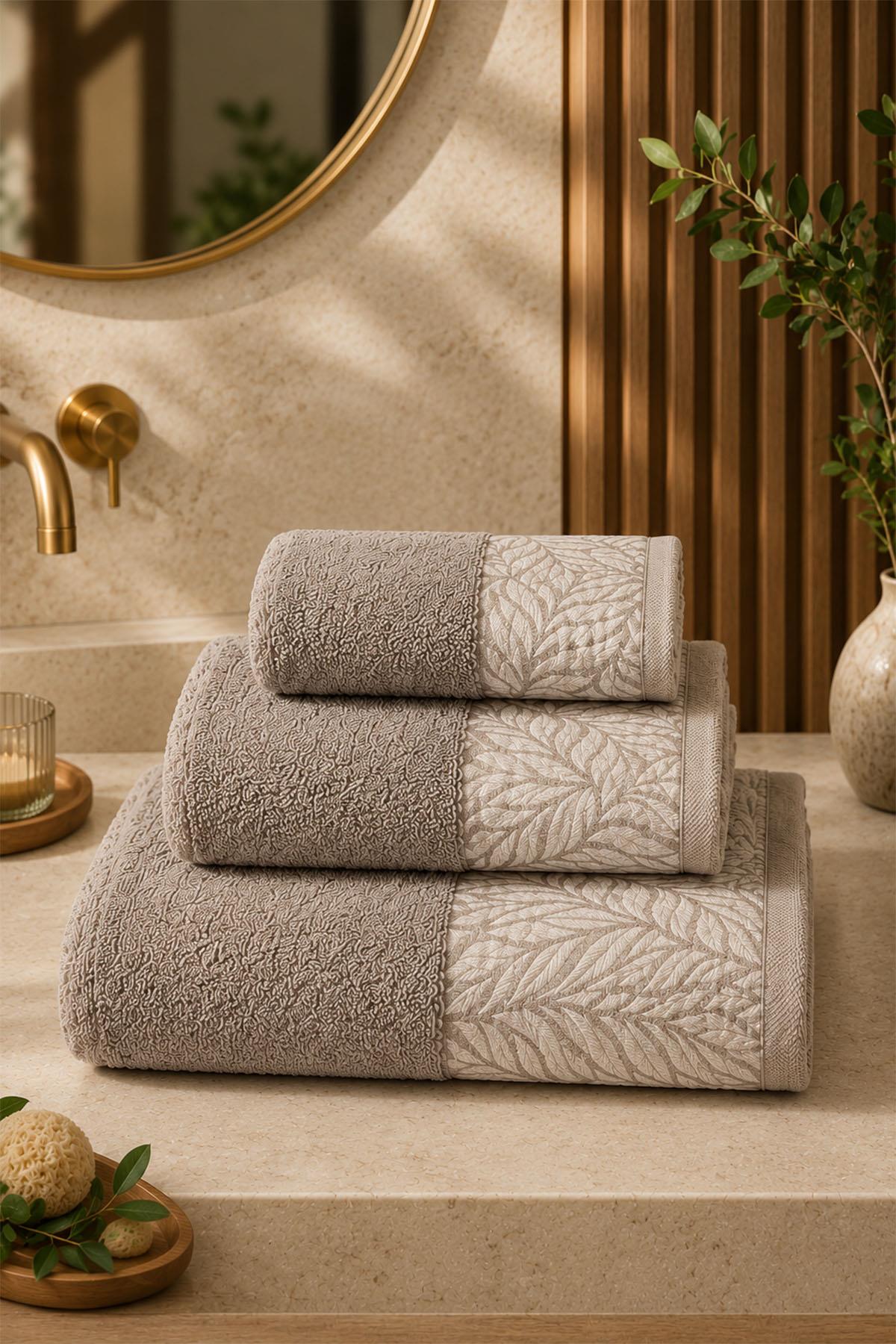 Sage Leaf Pattern Bath Towel (90 x 150 cm)