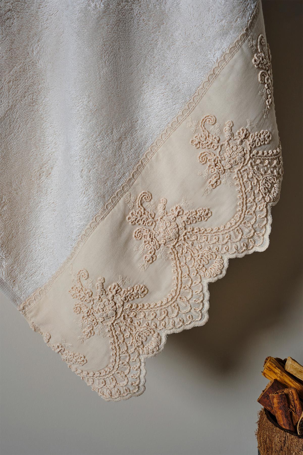 Embroidered Canvas Hand Towel (30 x 50 cm)
